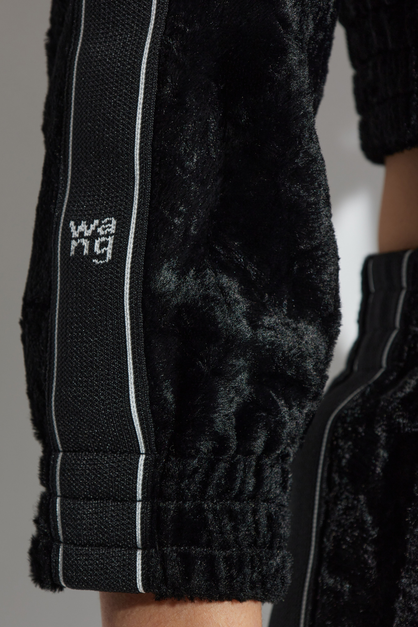 WOOHWA::アウター[RESALE] Black Velvet sweatshirt T by Alexander Wang - Vitkac AS